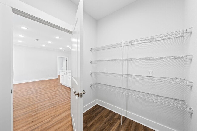 Building Photo - 147 Bradford Ct