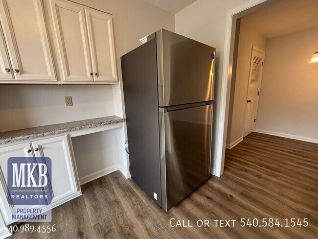 Building Photo - 2527 Gatehouse Ln