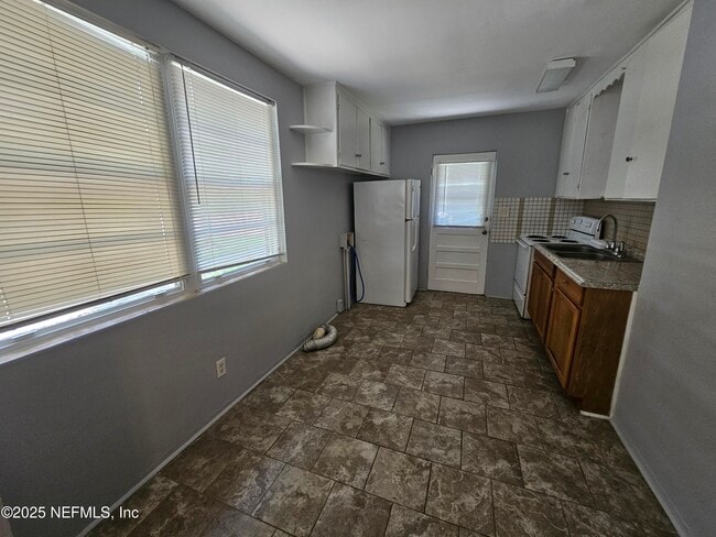 Building Photo - 1501 Osceola St