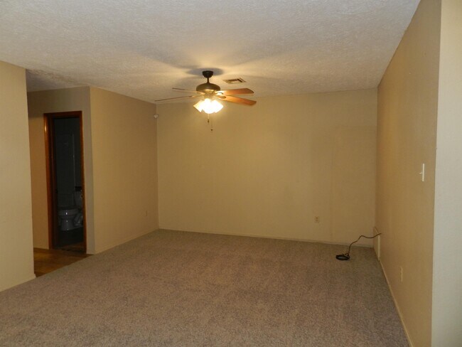 Building Photo - 4812 NW Motif Manor Blvd