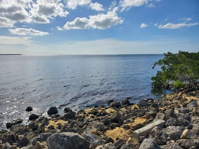 Building Photo - 1620 Seahaven Dr