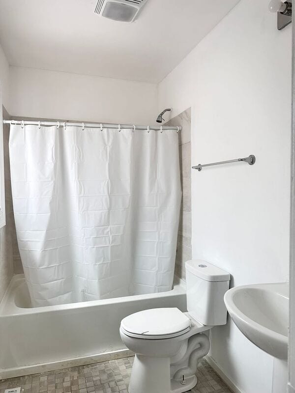 Building Photo - 1270 Peach Tree Dr