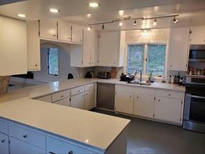 Building Photo - 1082 Greenwich Ave