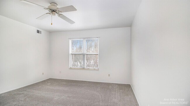 Building Photo - 2235 S Huron Pkwy