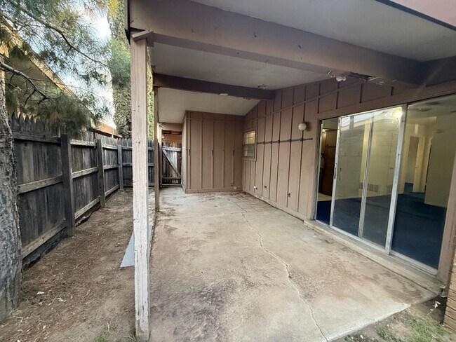 Building Photo - For Lease - 2706 B Fair Palms - Odessa, TX