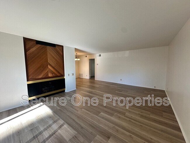 Building Photo - 31555 Lindero Canyon Rd