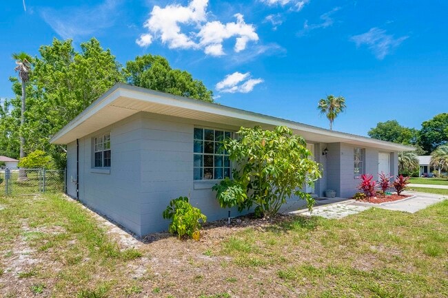 Building Photo - 354 Shores Blvd