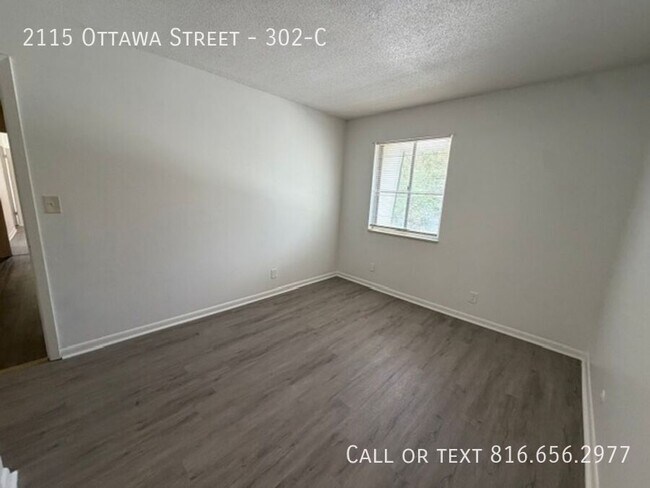 Building Photo - 2115 Ottawa St