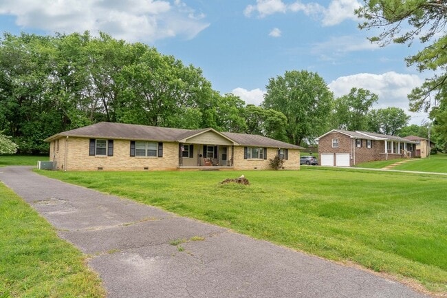 Primary Photo - 119 Lake Terrace Dr