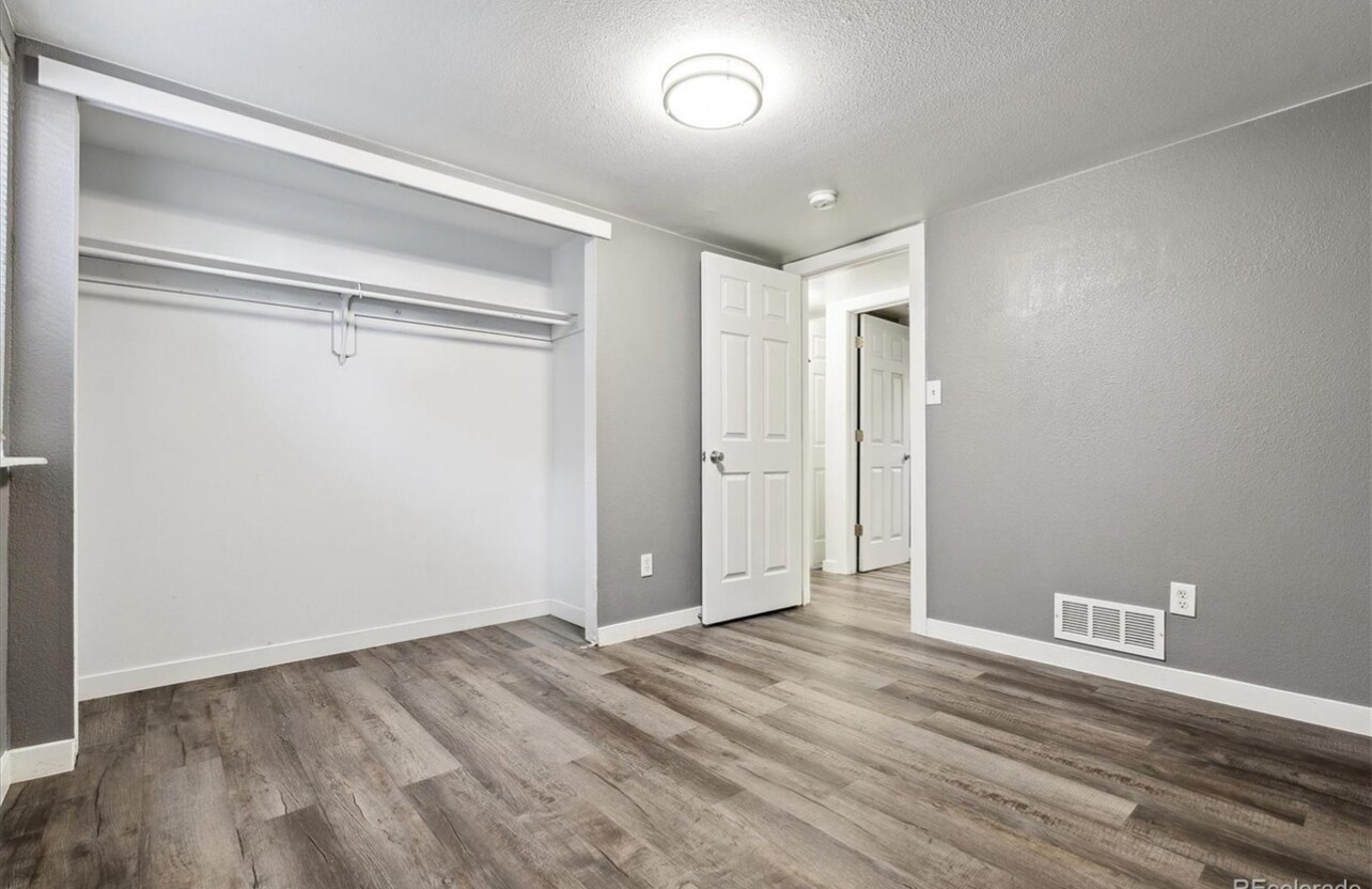 Building Photo - 2029 8th Ave