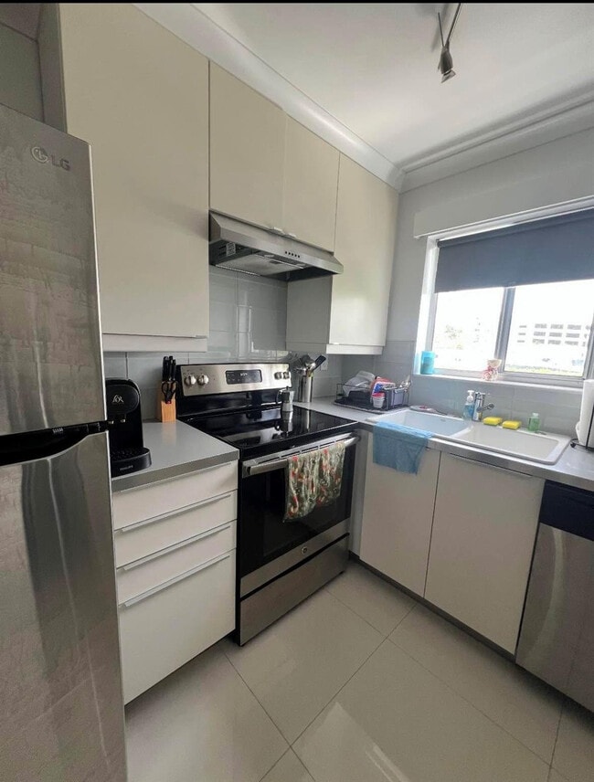 Building Photo - 300 Waterway Dr S