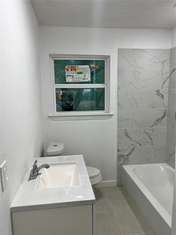 Building Photo - 3909 Carnation Ave