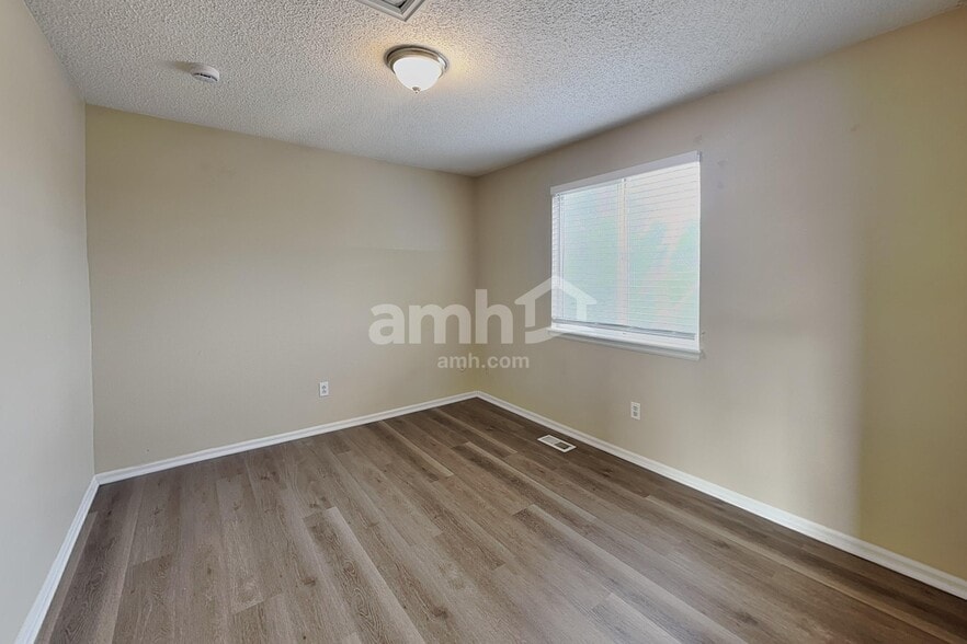 Building Photo - 11468 River Run Pky