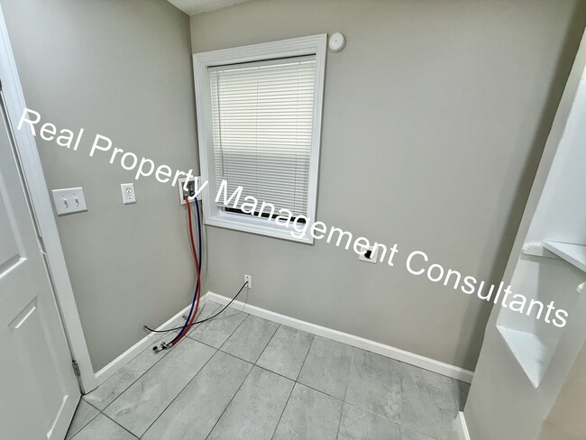 Building Photo - Stylishly Updated 3-Bedroom, 3-Bath Home –...