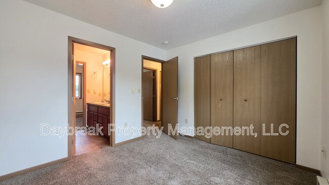 Building Photo - 303 16th St S