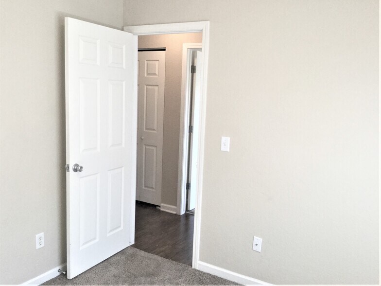 Building Photo - 2922 Swan Point Ct