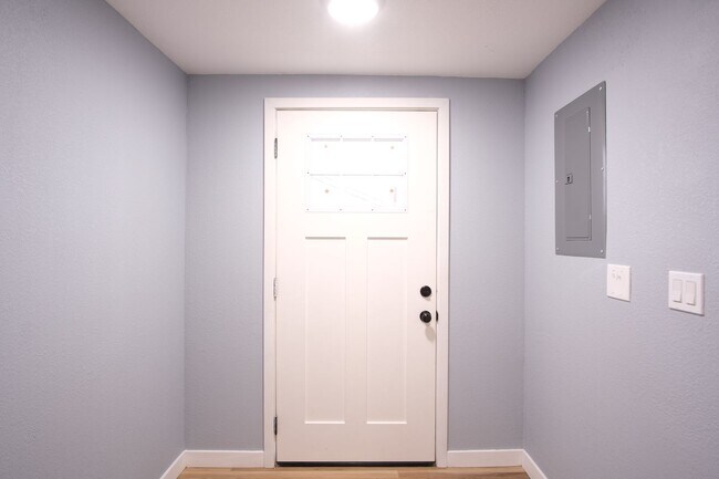 Building Photo - 1663 Gene Rd