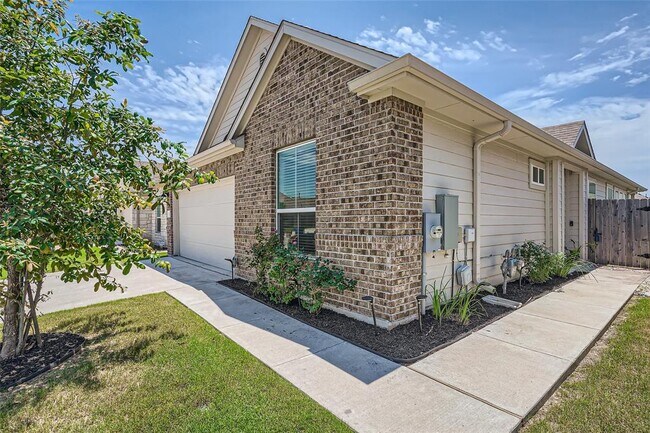Building Photo - 821 Durness Dr