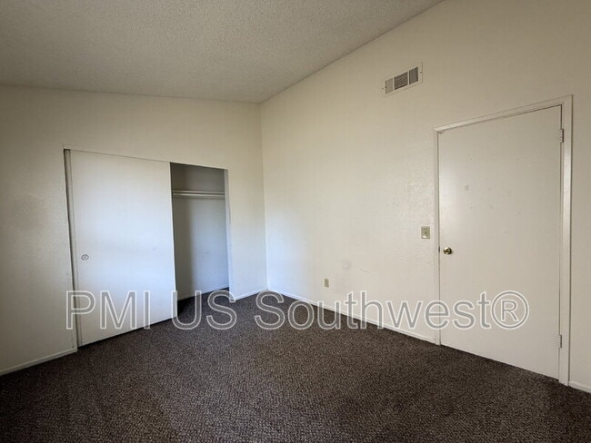 Building Photo - 364 Rio Grande Ct