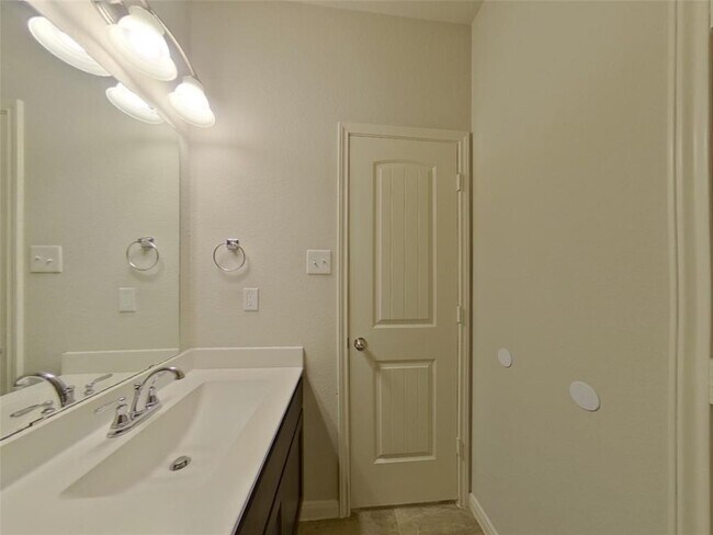 Building Photo - 9849 Gln Brk Ln