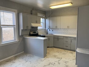 Building Photo - 337 S Ardmore Ave