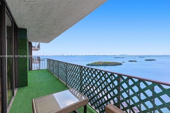 Building Photo - 780 NE 69th St