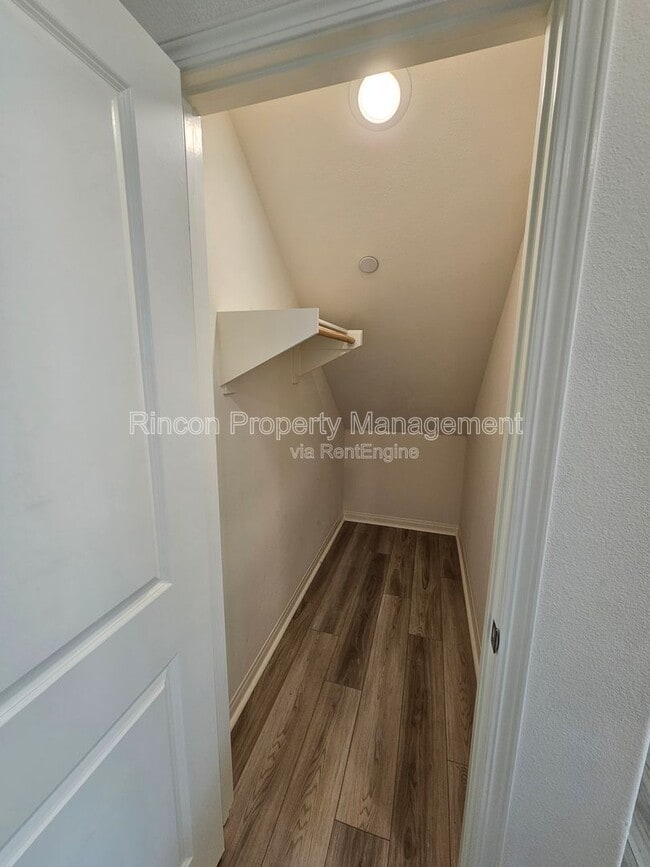 Building Photo - 431 Limoneira Ln