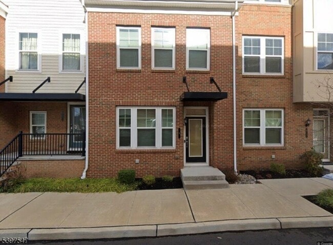 Primary Photo - 6 Bond St