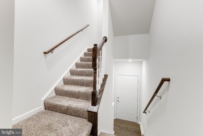 Building Photo - 7071 Darbey Knoll Dr