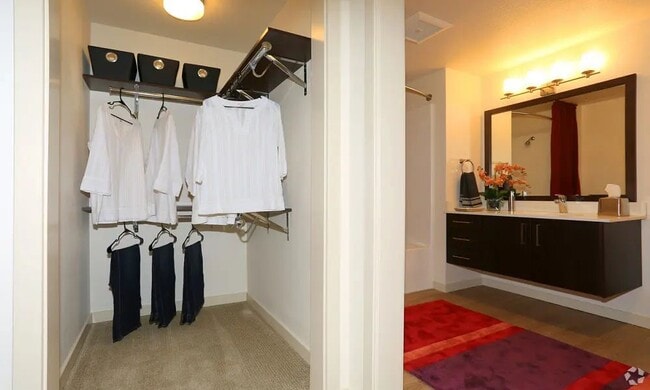 Building Photo - SPACIOUS 1 BED/ 1 BATH APARTMENT IN LOWER MANHATTAN