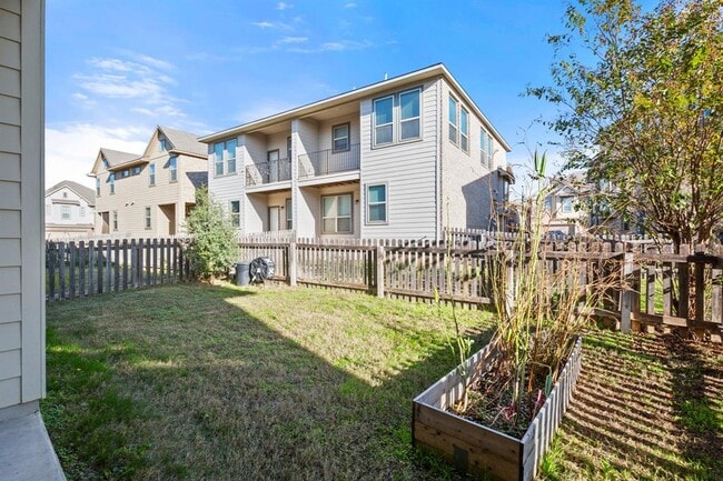 Building Photo - 18101 Pomelo Ln