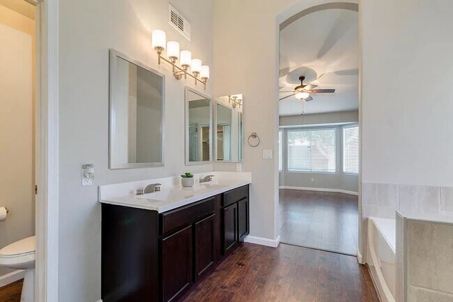 Building Photo - Terrific home in great Gilbert neighborhood!