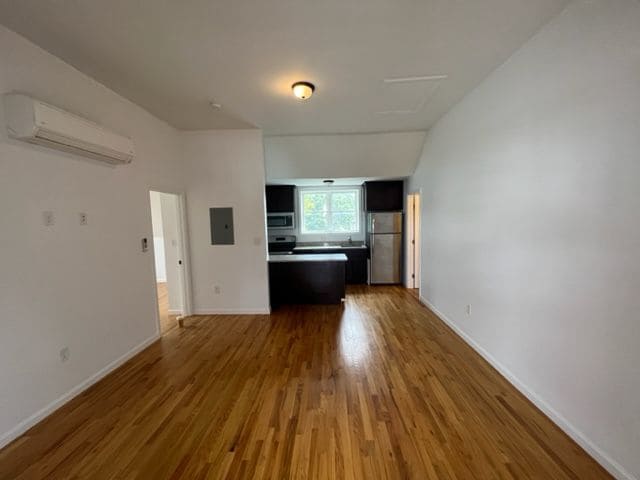 Building Photo - 52 High St