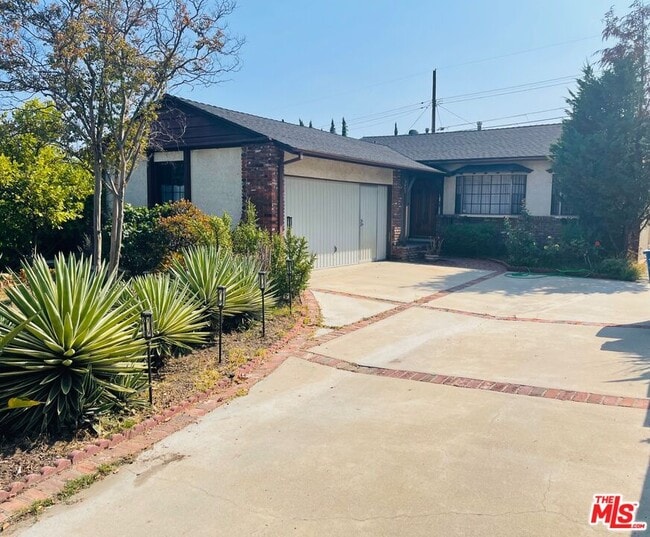 Primary Photo - 3007 Jolley Dr