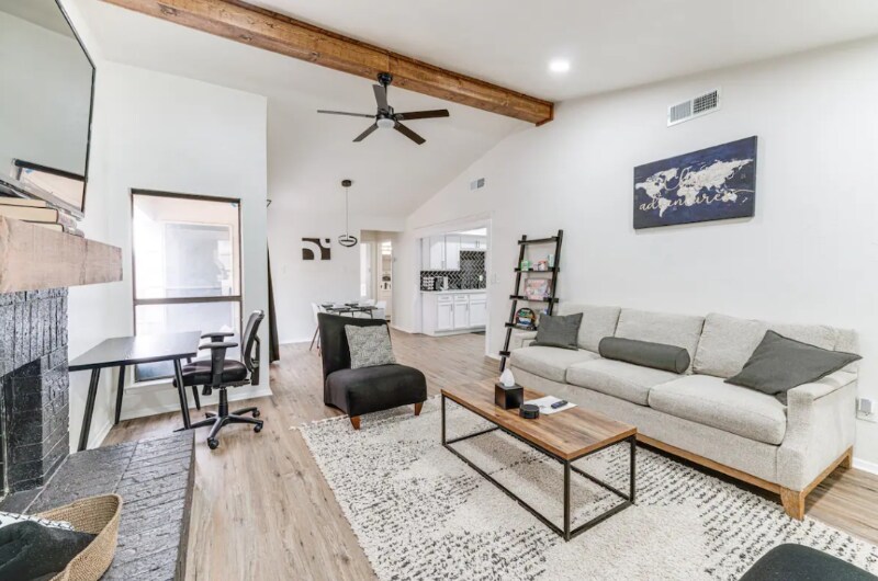 Building Photo - 2912 Pegasus Dr