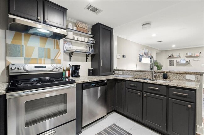 Building Photo - 153 Randolph St NE