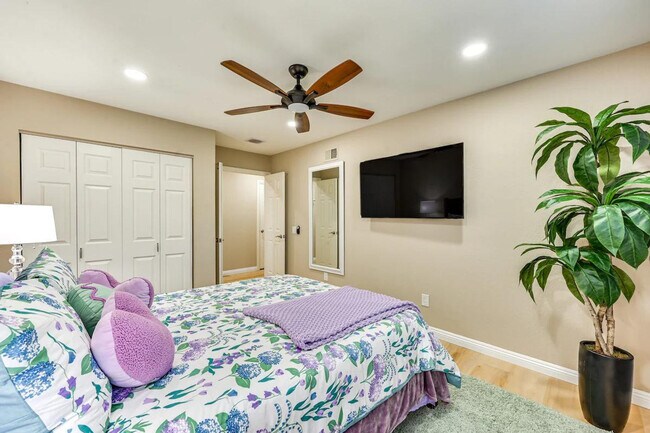 Building Photo - 1519 Via Hacienda