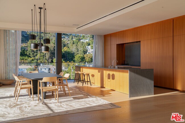 Building Photo - 9040 W Sunset Blvd
