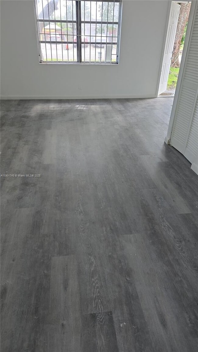 Building Photo - 5167 Pat Pl