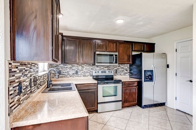 Building Photo - 4411 Causeway Ct