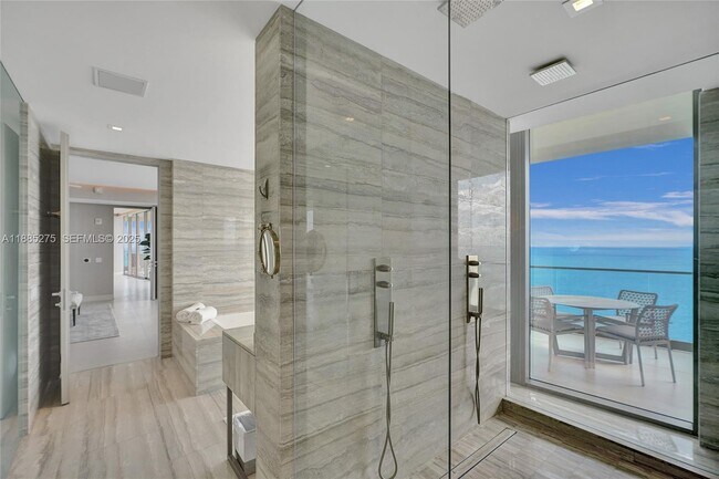 Building Photo - 18975 Collins Ave