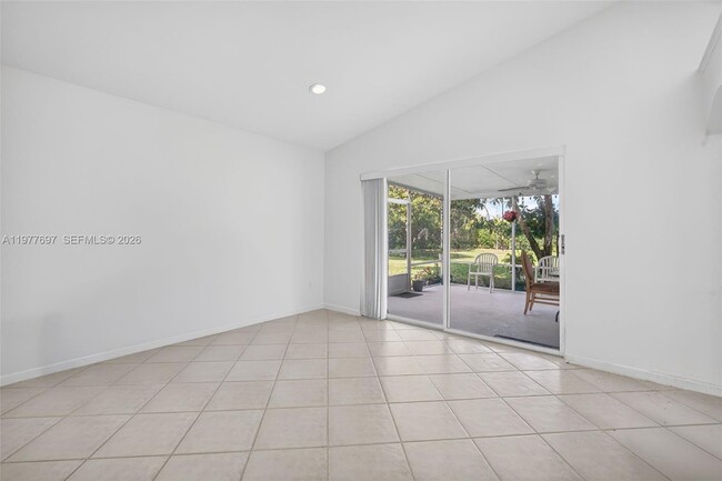 Building Photo - 10624 Plainview Cir