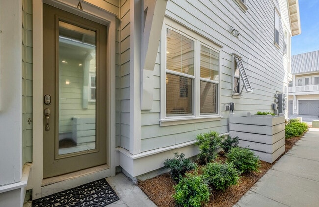 Building Photo - 18 E Milestone Dr