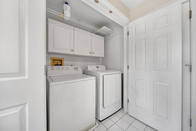 Building Photo - 51 Bogle St
