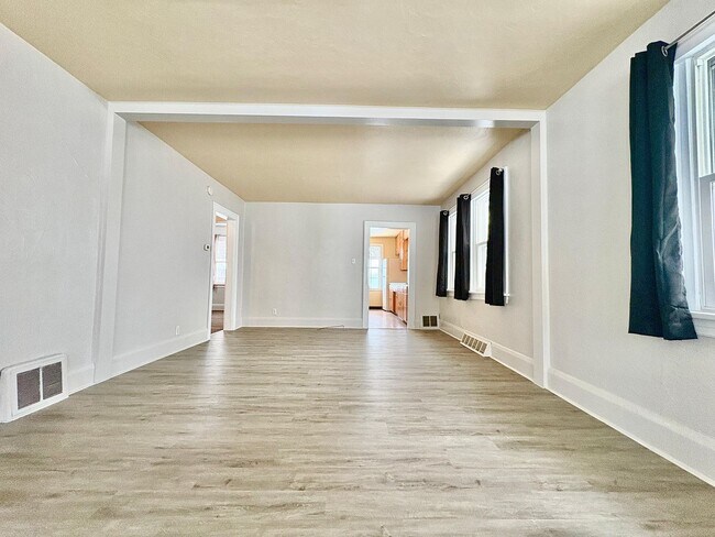 Building Photo - 1821 S Taylor St