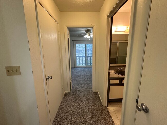 Building Photo - Spacious, three level, 4 Bed 2.5 bath Townhome in Ammon right behind the Walmart on Hitt.