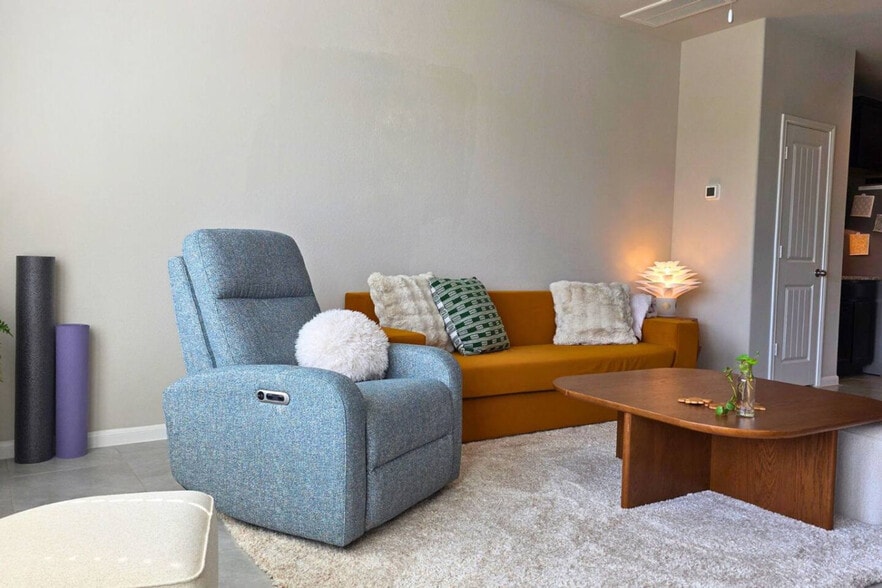 Building Photo - 3803 Lancer Cir