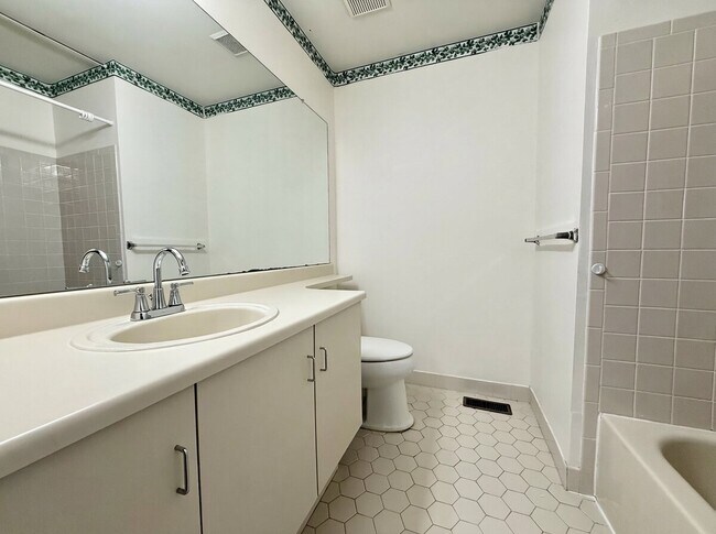 Building Photo - 306 Pimlico Way