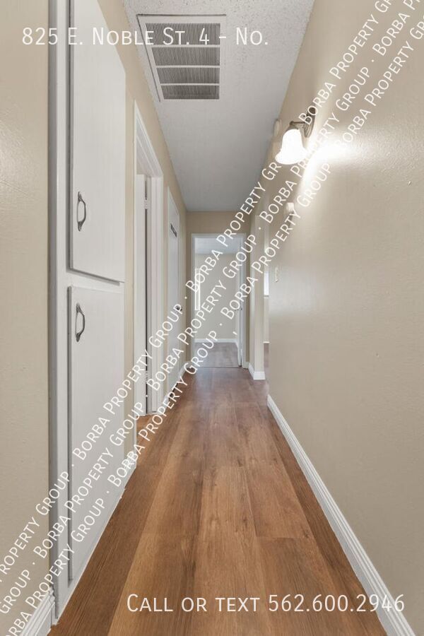 Building Photo - 825 E Noble Ave