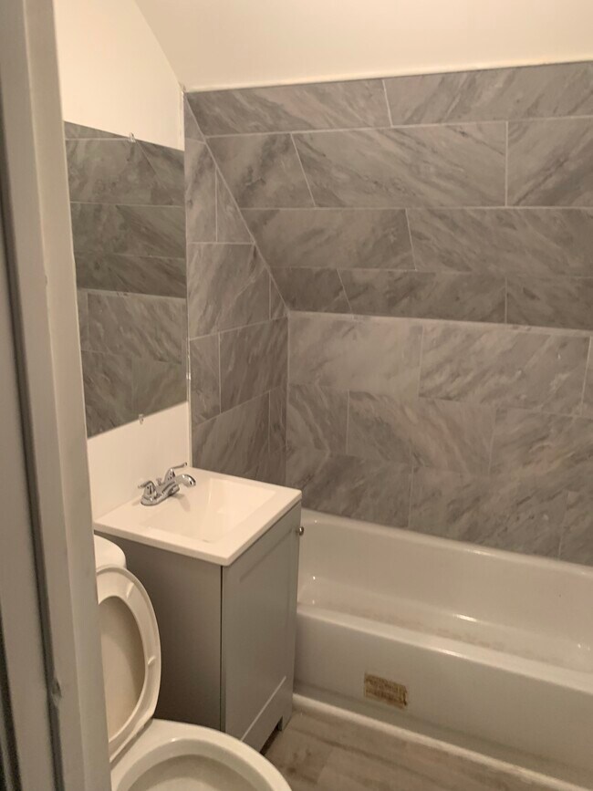 Building Photo - 5431 S Wolcott Ave